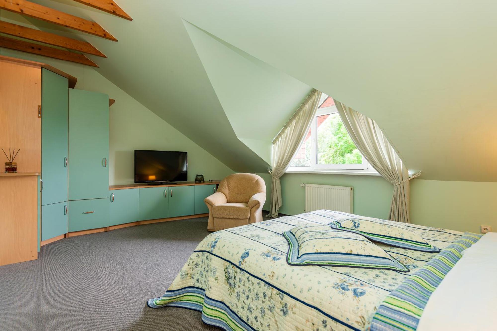 Family Inn Cottage With Terrace Palanga Exterior photo